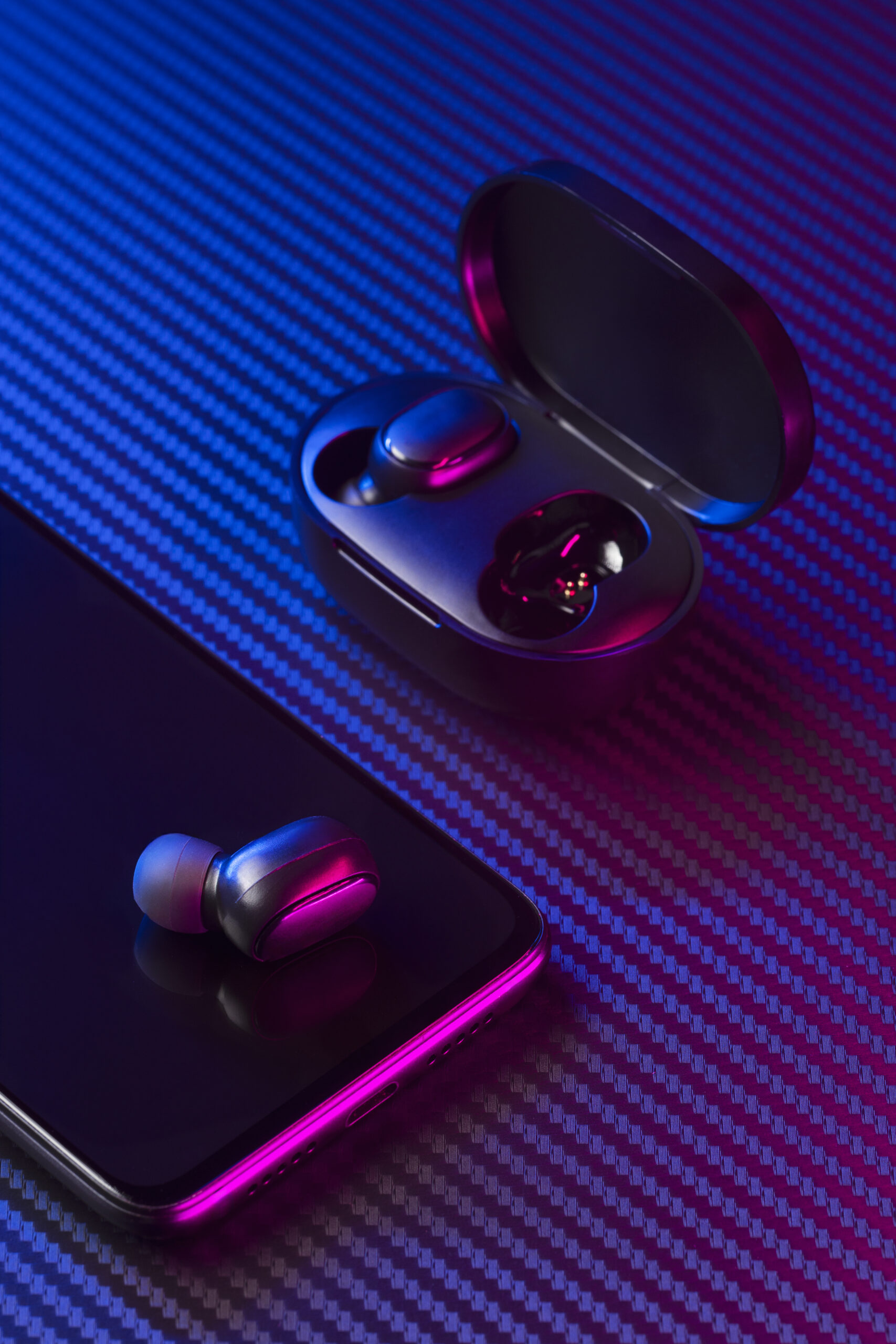 auriculares-inalambricos-con-iluminacion-de-neon-al-estilo-cyberpunk